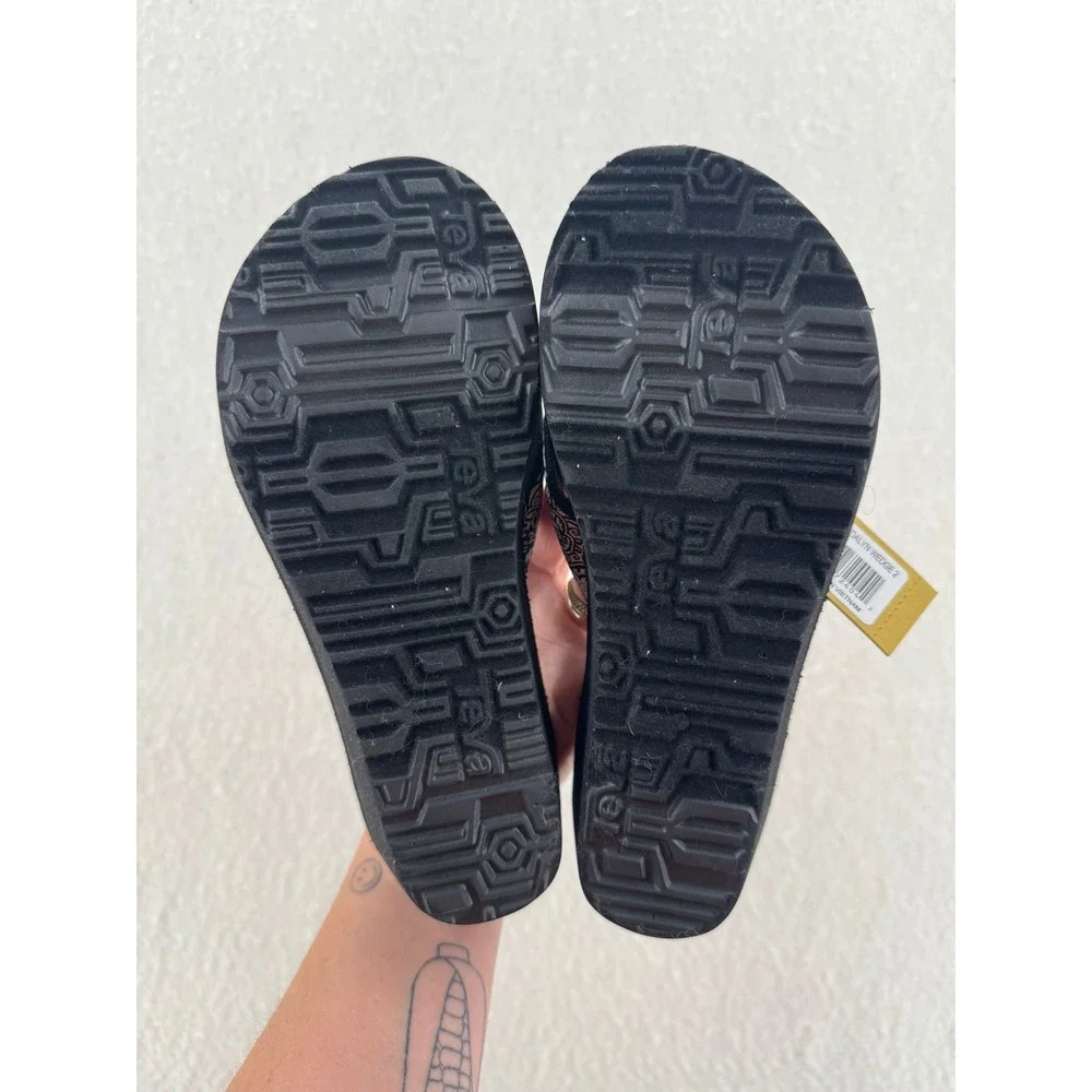 NWT Teva - Mush Mandalyn Wedge 2 Sandals Paisley - Harmony B/W - 5 - Womens